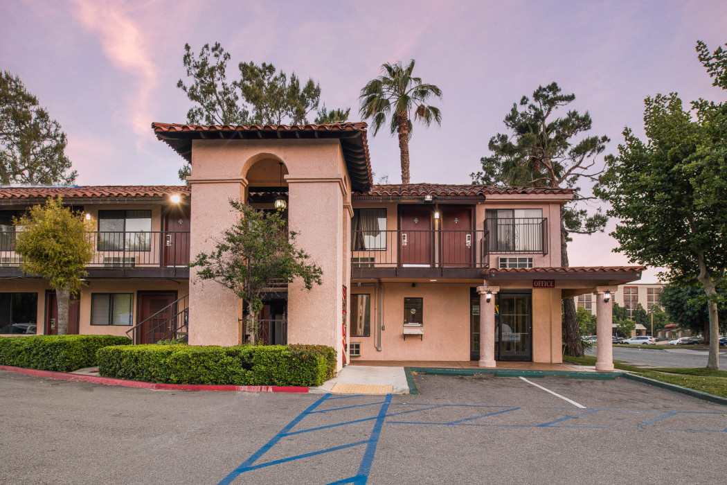 Welcoming entrance at Hospitality Inn